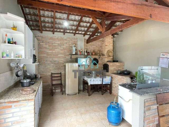 Casa com 3 dormitórios à venda (2 suítes), 230 m² por R$ 750.000 - Pinhão - Taubaté/SP