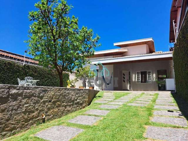 Casa com 3 dormitórios à venda, 200 m² por R$ 750.000,00 - Parque São Luís - Taubaté/SP