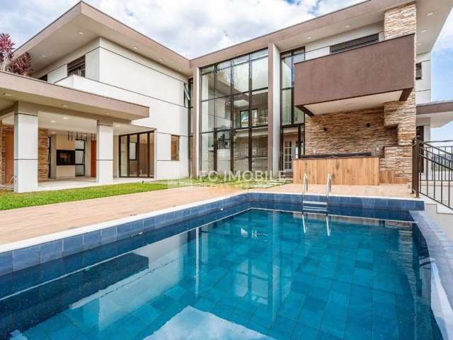 Casa em Condomínio com 570m² privativos, à venda em Curitiba/PR