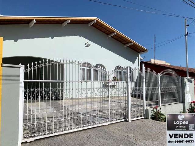 Ótima Casa de bairro a minutos do centro de Porto Feliz.