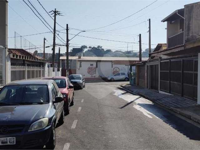 Ótimo Sobrado para Venda no centro de Porto Feliz. Residencial ou Comércio