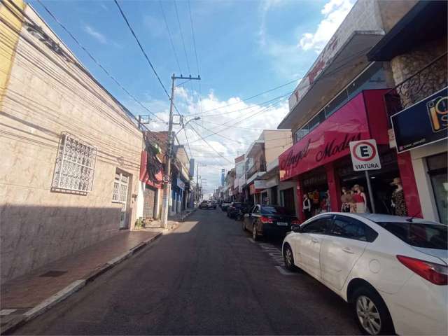 Casa à venda ou para locação em Centro - SP