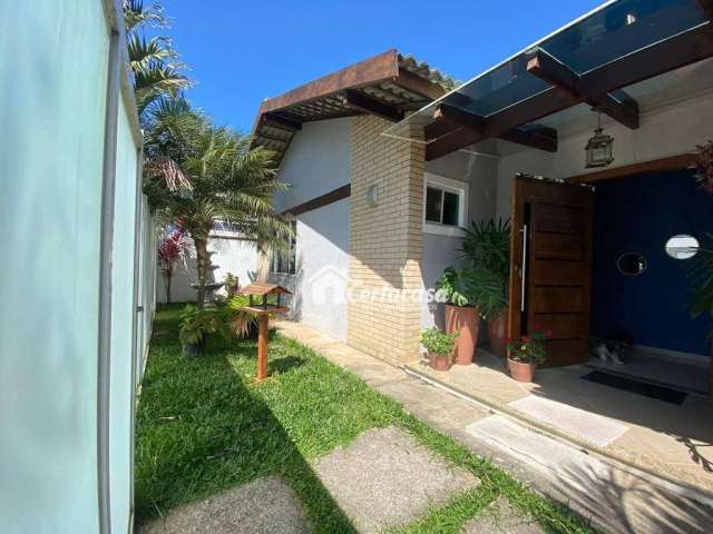 Casa com 3 dormitórios à venda, 95 m² por R$ 950.000 - Centro - São Pedro da Aldeia/RJ