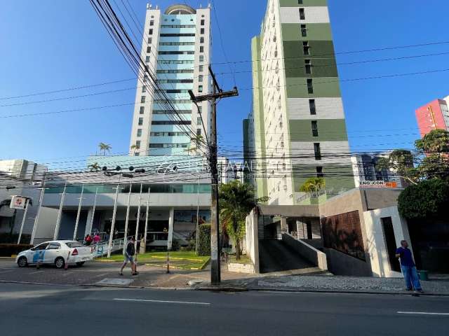 Vendo apartamento nos Aflitos, na  Av. Rosa e Silva.