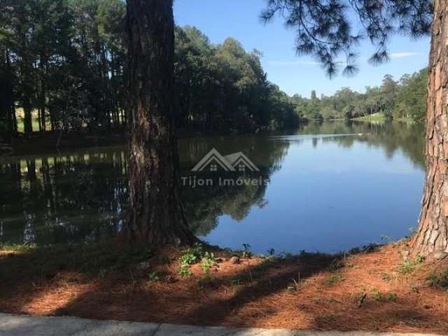 Terreno com vista para o lago