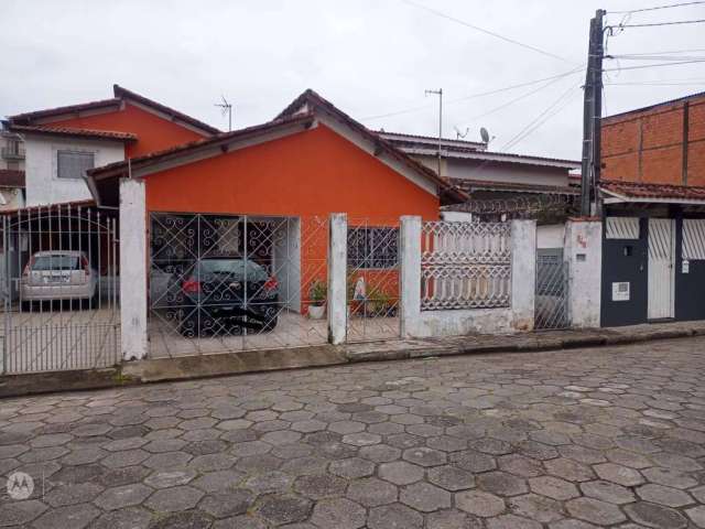 Terreno com 3 casas no Sumaré - Caraguatatuba/SP