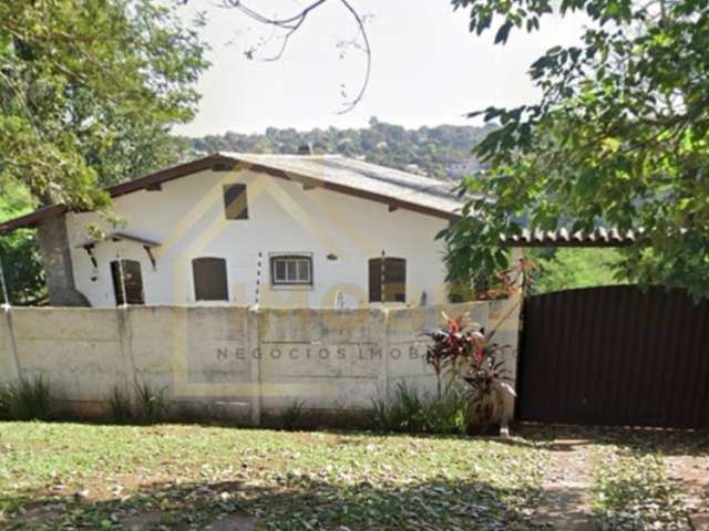 Casa no centro (289m2) e terreno de 1.500m2