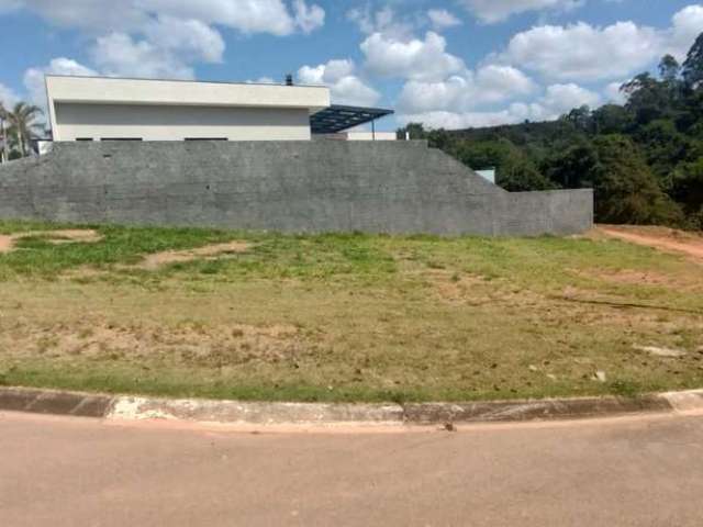 Terreno de 689mts em Condomínio Fechado em Atibaia SP