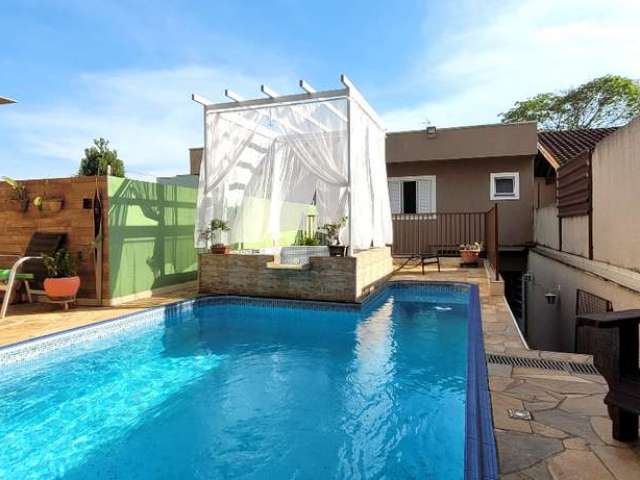 Casa com lazer no Jardim dos Pinheiros em Atibaia!