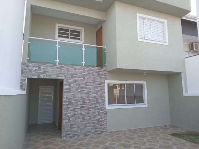 Sobrado novo 2 suites amplo quintal