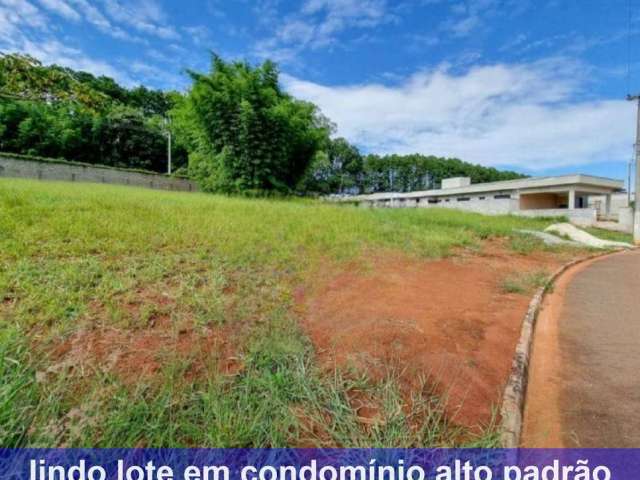 Oportunidade de terreno  com ótima topografia 795m² em condomínio com vista panorâmica!