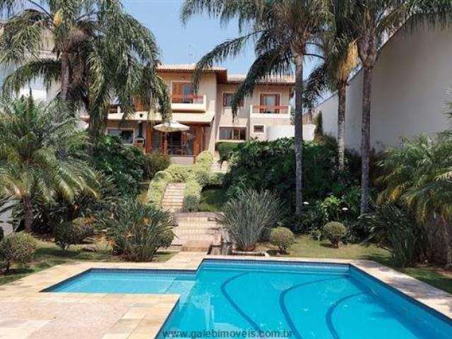 Casa Alto Padrão em condomínio dentro da cidade com 4 dormitórios Piscina Lago 2 áreas gourmets