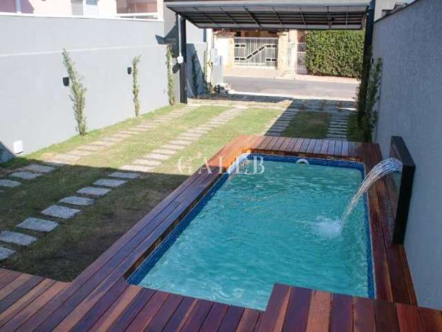 Casa térrea à venda com 3 suítes, piscina, quintal com gramado