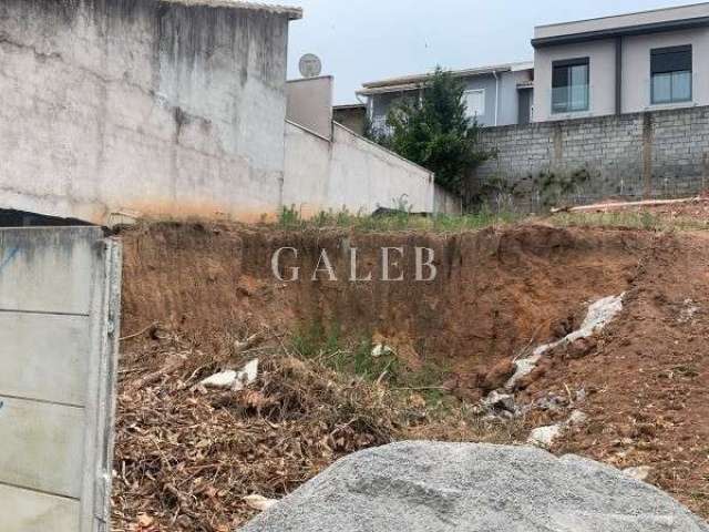 Imperdível! Casa à venda em Atibaia-SP, Recreio Maristela: 3 quartos, 3 suítes, 2 salas, 4 banheiros, 2 vagas, 90m².