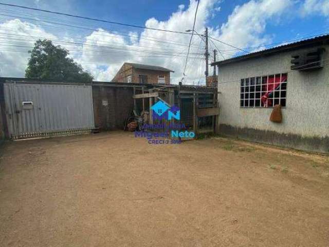 Duas Casas em Amplo Terreno na Av. José Amador dos Reis