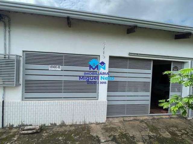 Belissima Casa à Venda no Bairro Caladinho (aceita troca em casa no bairro novo)