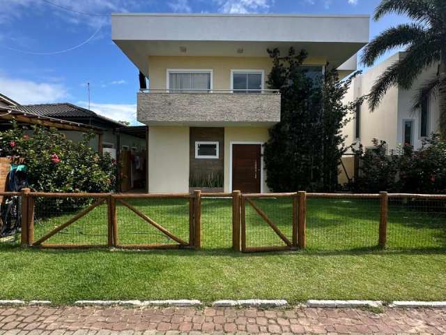 Excente casa em Abrantes em condominio Fechado com total infra estrutura, finamente decorada