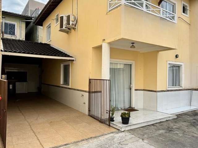 Linda casa disponível para venda em Ipitanga