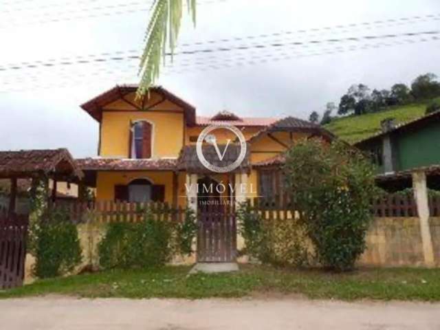 Linda casa à venda em Lumiar com 5 quartos e piscina