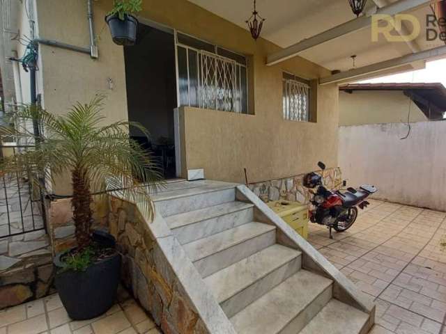 Casa com 3 quartos à venda na Antonio Justino, --, Pompéia, Belo Horizonte por R$ 799.000