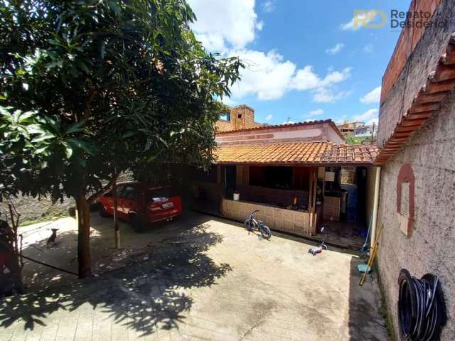 Casa com 3 quartos à venda na Setecentos e Quarenta e Um, --, Vitória, Belo Horizonte por R$ 350.000