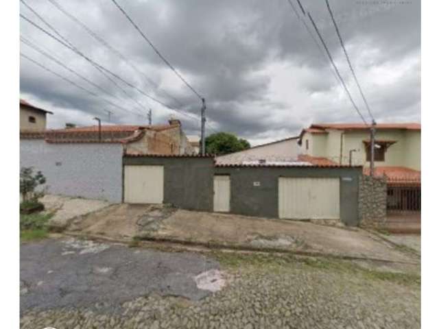 Casa com 4 quartos à venda na Rua Pitangui, --, Esplanada, Belo Horizonte por R$ 599.000