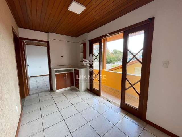 Casa com 2 quartos para alugar na do Sassafrás, 61, Monte Verde, Florianópolis por R$ 2.500