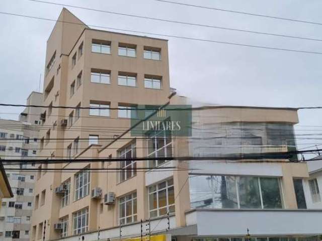 Prédio Comercial na Praça Getúlio Vargas, Centro