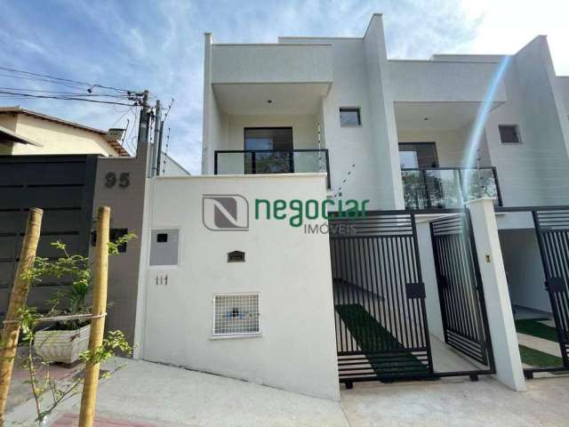 Casas geminadas com áreas, 3 quartos no bairro Centro.