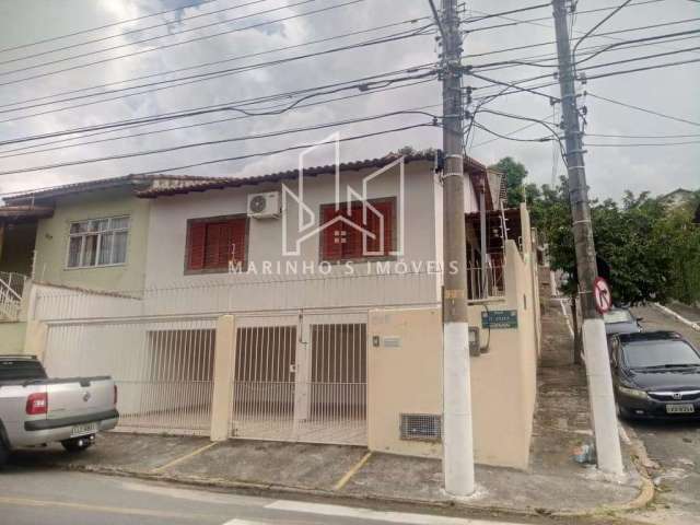 Casa para Venda em Resende, Centro, 3 dormitórios, 2 banheiros, 3 vagas