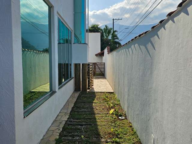 Casa/ Sobrado para alugar  com 4 quarto(s)