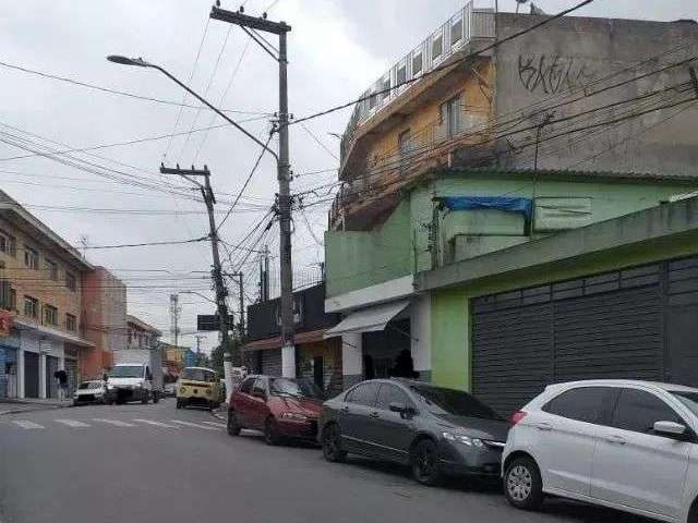 Oportunidade Única: Imóvel com 3 Casas e 1 Salão Comercial em Osasco/SP