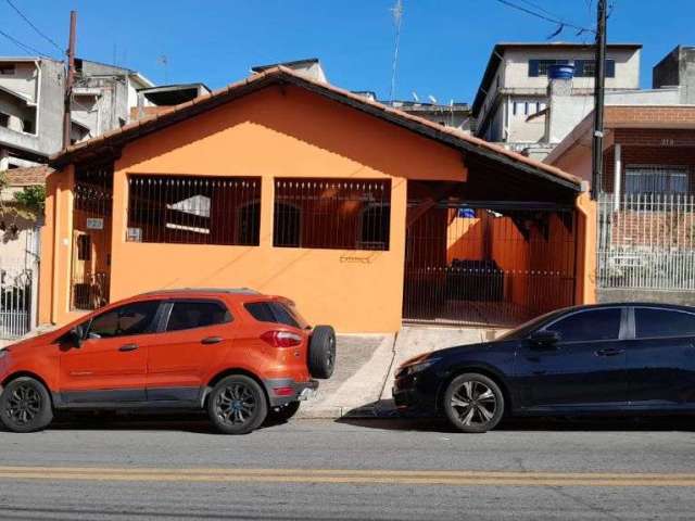 Casa padrão à venda em Jardim Elvira, Osasco - 3 dormitórios e churrasqueira