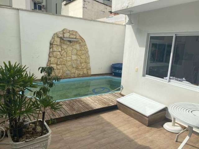 Sobrado de luxo na Vila São Francisco - 3 suítes, piscina e portão eletrônico