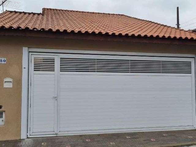 Casa à venda na Vila Yara, Osasco: 3 dormitórios, garagem coberta e acesso para deficientes!