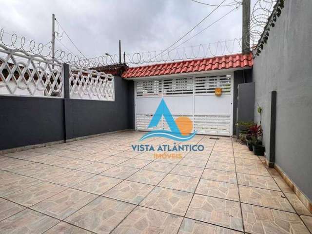 Casa com 3 dormitórios à venda por R$ 486.000 - Maracanã - Praia Grande/SP