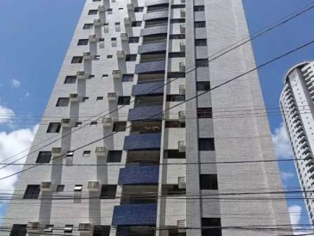 Apartamento com 03 quartos, suíte e varanda.