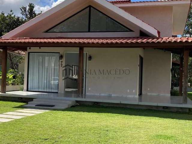 Casa à venda com 612m², sala 3 ambientes, WC social, 2 suítes sendo 1 com banheira e closet, espaço