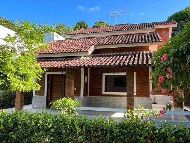 Casa à venda, Aldeia dos Camarás,em condomínio com 180m2, 04 quartos, terraço em L , sala e cozinha