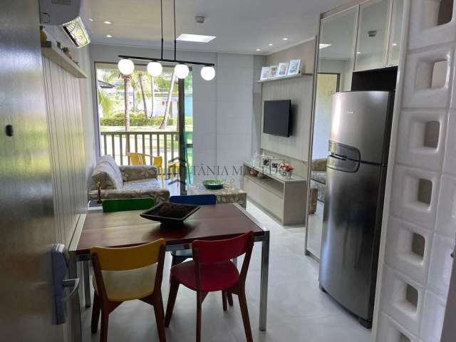 Flat à venda com 46m², varanda, quarto, sala, cozinha, Com vista para as piscinas e próximo à praia