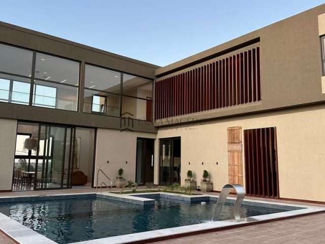 Casa à venda com 311m², com 5 suítes, salas amplas, WC social, cozinha, piscina, Cruzeiro, Gravatá,