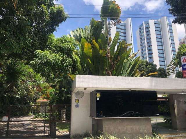 Apartamento à venda com 300m², 3 quartos sendo 2 suítes e 3 vagas no Edf. Casa Grande das Ubaias, C