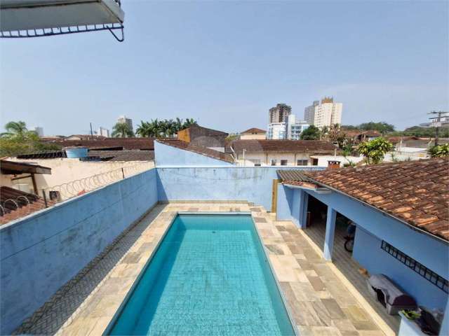 Casa térrea com 3 quartos à venda em Solemar - SP