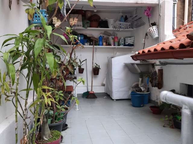 Casa em vila tranquila, no centro de Niterói