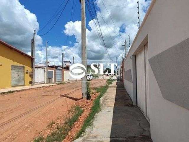 S8022/ALUGA Casa com 2 quartos, sendo um suíte, garagem, cerca eletrônica e portão, bairro Dom Eliseu.