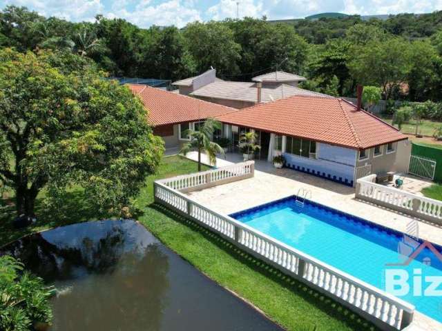 Casa para locação térrea em Jundiaí  com  logo, piscina e campo