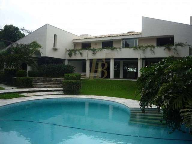 CASA COM 711m² NO JARDIM GUEDALA COM VISTA PARA O PARQUE ALFREDO VOLPI.