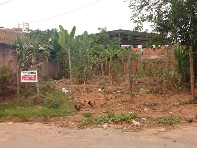 Lote Bairro Jardim Vitória, Cód. L057 240 m², dev. Registr. Perto da avenida. Região de Ipatinga