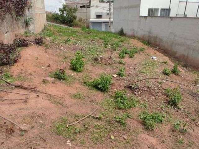 Lote Região de Ipatinga, Bairro Cidade Nova, Cód. L093, plano e murado laterais. Perto da avenida.