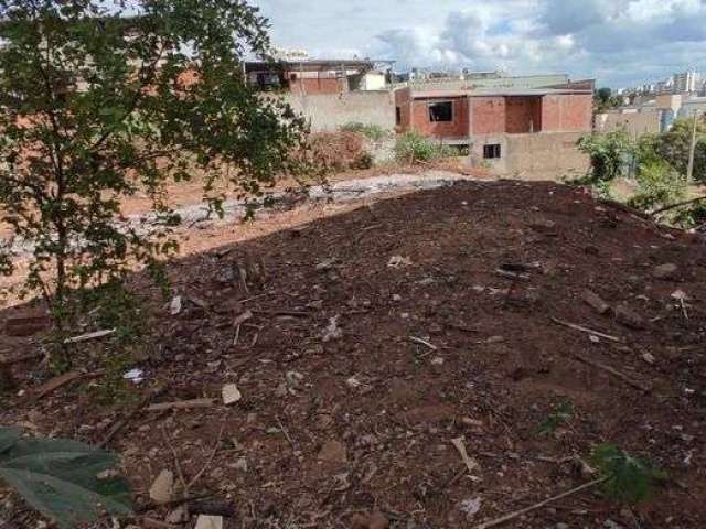 Lote Bairro Cidade Nova, L086. Perto da nova escola municipal.  Projeto aprovado para uma casa . Perto da avenida e Atacarejo Garcia. Região de Ipatinga